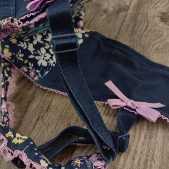 EUC Cacique lightly lined full coverage bra - Picture 7 of 10